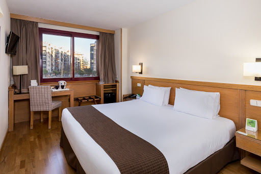 Holiday Inn Madrid - Piramides, an IHG Hotel