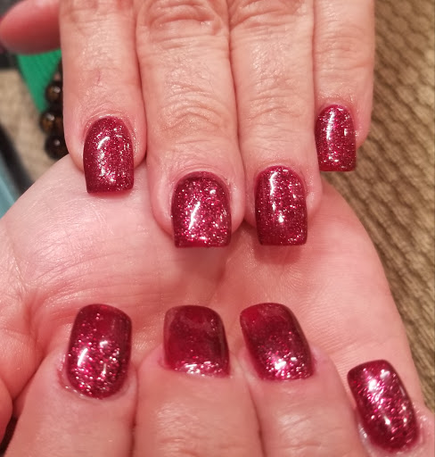 Merry Nails