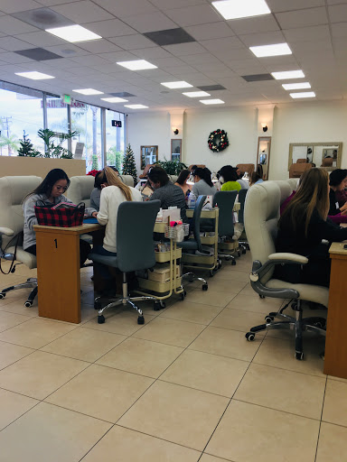 Lovely Nails & Spa