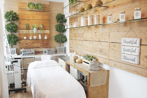 Organic To Green Beauty Spa & Infrared Sauna Bungalow - Santa Monica