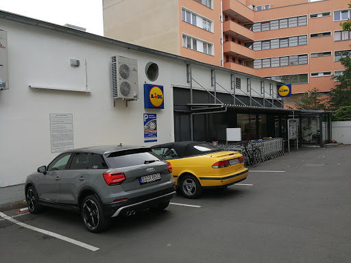 Einfahrt Lidl Kundenparkplatz