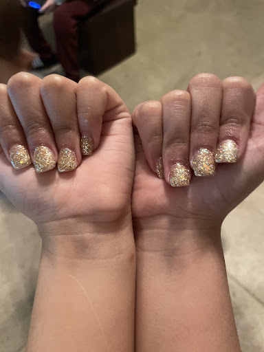 Maple Nails