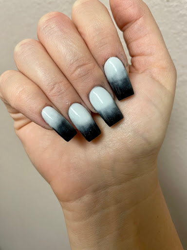 DL Nails