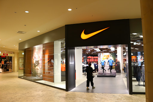 ナイキファクトリーストア お台場 - Nike Factory Store Odaiba