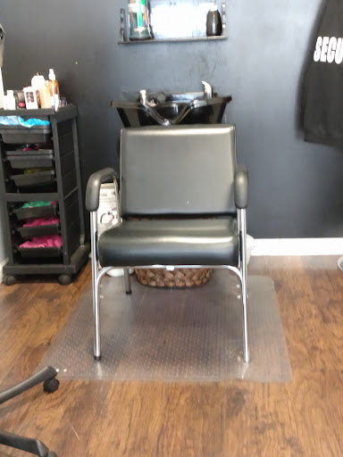 DeeCee's2 Barbershop and Salon