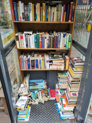 TapeArt-Bücherzelle