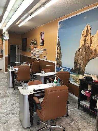 Central Nails and Spa