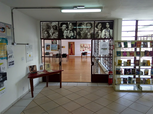 Biblioteca Cora Coralina