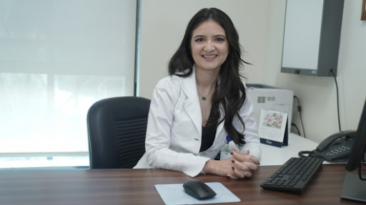 Dra. Luciola De Barros Pontes, Oncologista