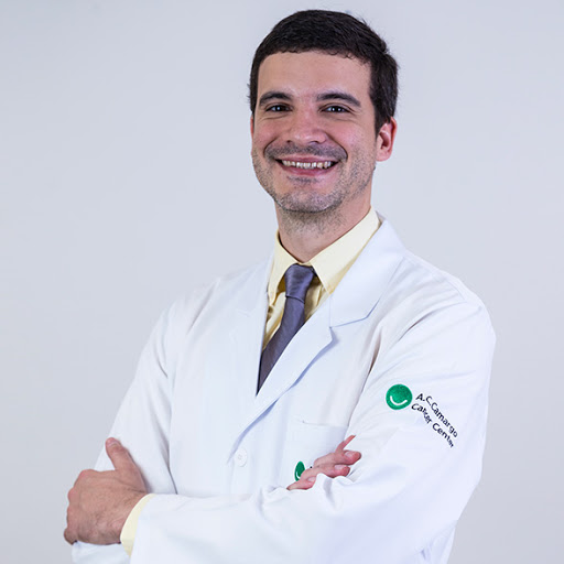 Dr. Henrique Mantoan, Cirurgião oncológico