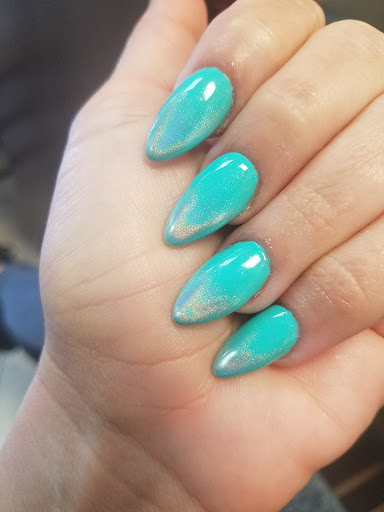 Classique Nails