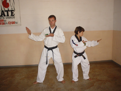 Taekwondo Nova Bonsucesso - Grão Mestre Adenoaldo Félix