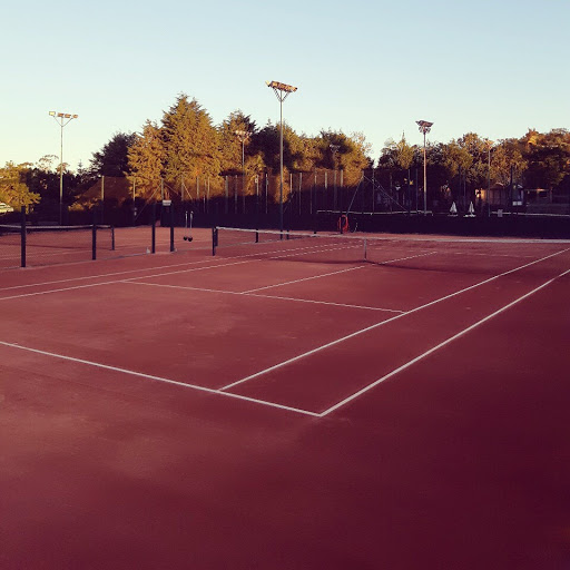 Tennis Hill Academia
