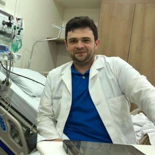 Dr. Tiago Gil, Anestesiologista