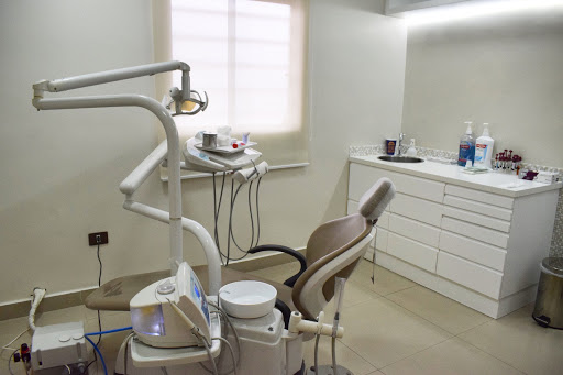 Clínica Odontomania Dentista Zona Norte Santana Pompéia - Implante Dentário