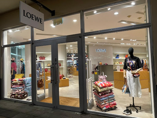 LOEWE Gloria Outlet Store