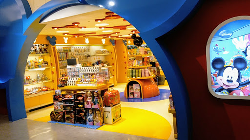 Hello Kitty Travel Shop