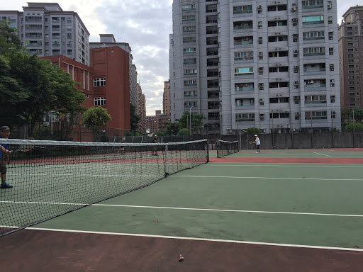 武陵高中網球場