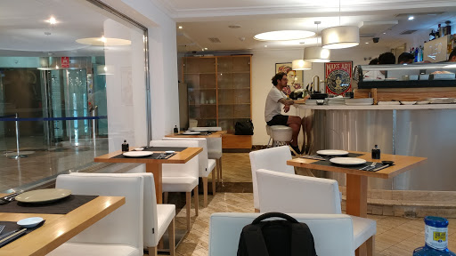 Óleo Restaurante, Cocina Mediterránea Sushi Bar