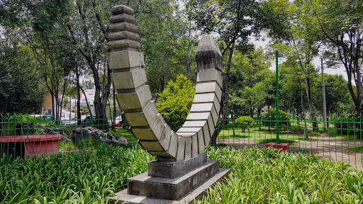 Escultura de la sepiente del pedregal