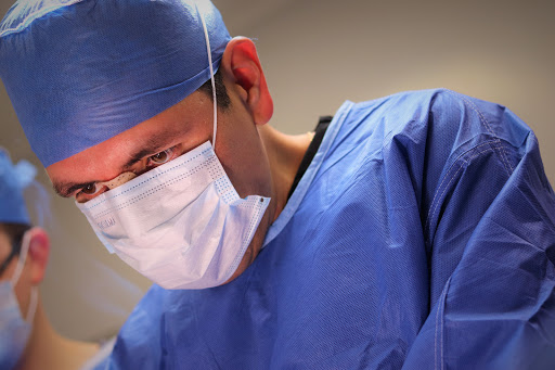 Dr. Paul Arellano Cirugía de Alta Especialidad