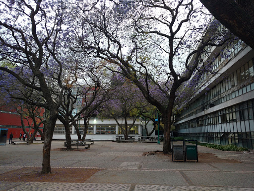 Edificio B - Facultad de Economía
