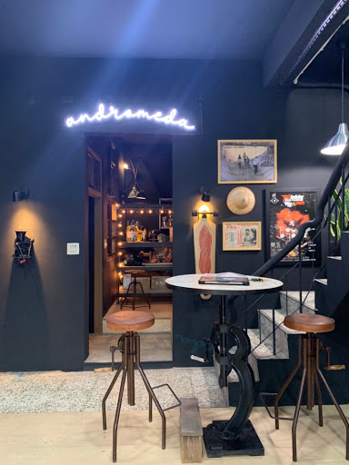 Andromeda Cafe 咖啡店 / The Recalibration Room 藝術工作室