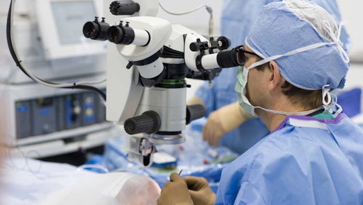 د. أشرف الهزايمة استشاري طب و جراحة العيون Dr. Ashraf Hazaimeh, Consultant Ophthalmologist