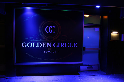 Golden circle lounge