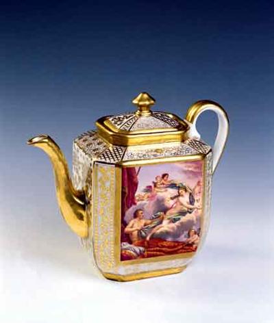 CZAJNIK PORCELANOWY