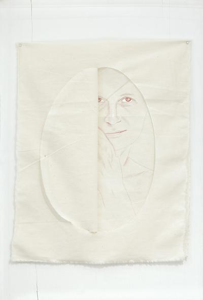 OWALNA CHUSTA, 1983