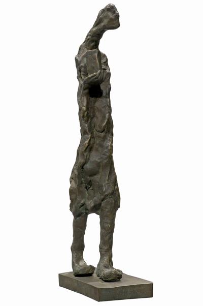 FIGURA KROCZĄCA Z PUDEŁKIEM, 2008