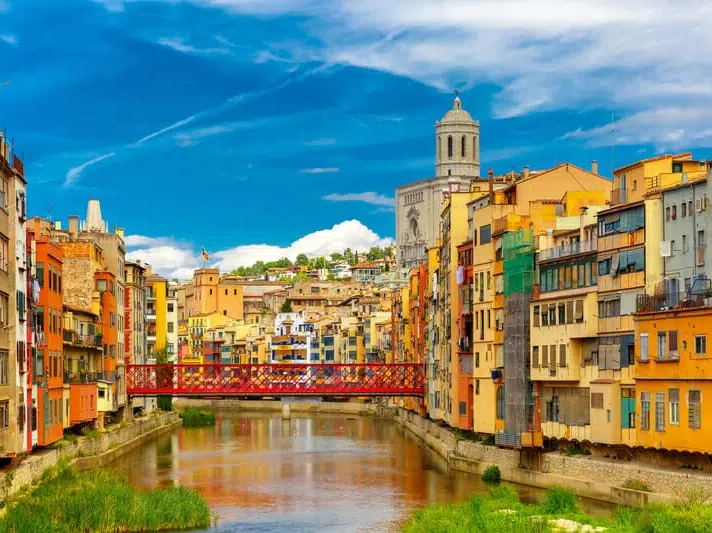 Team building en Girona: experiencias corporativas para unir y potenciar equipos