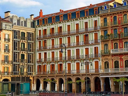 Team building a Pamplona: experiències corporatives per unir i potenciar equips