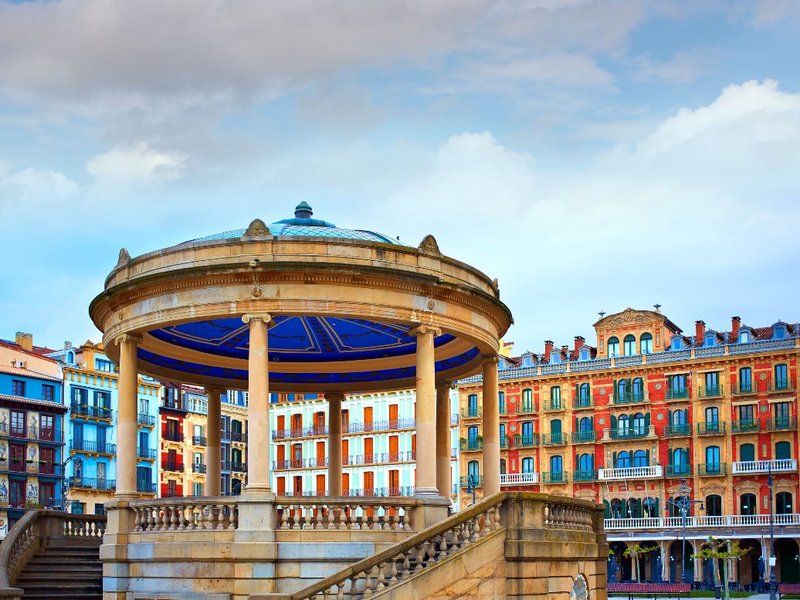 Types of Team Building Activities in Pamplona