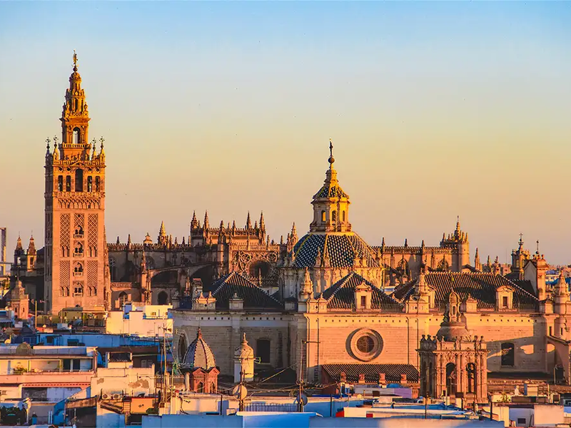 Team building in Seville: corporate experiences to unite and enhance teams