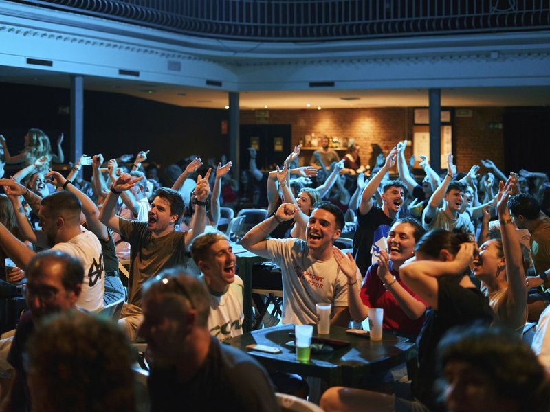 Organize your team building activity in San Sebastián