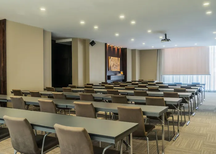 AC Hotel Valencia - Image 2