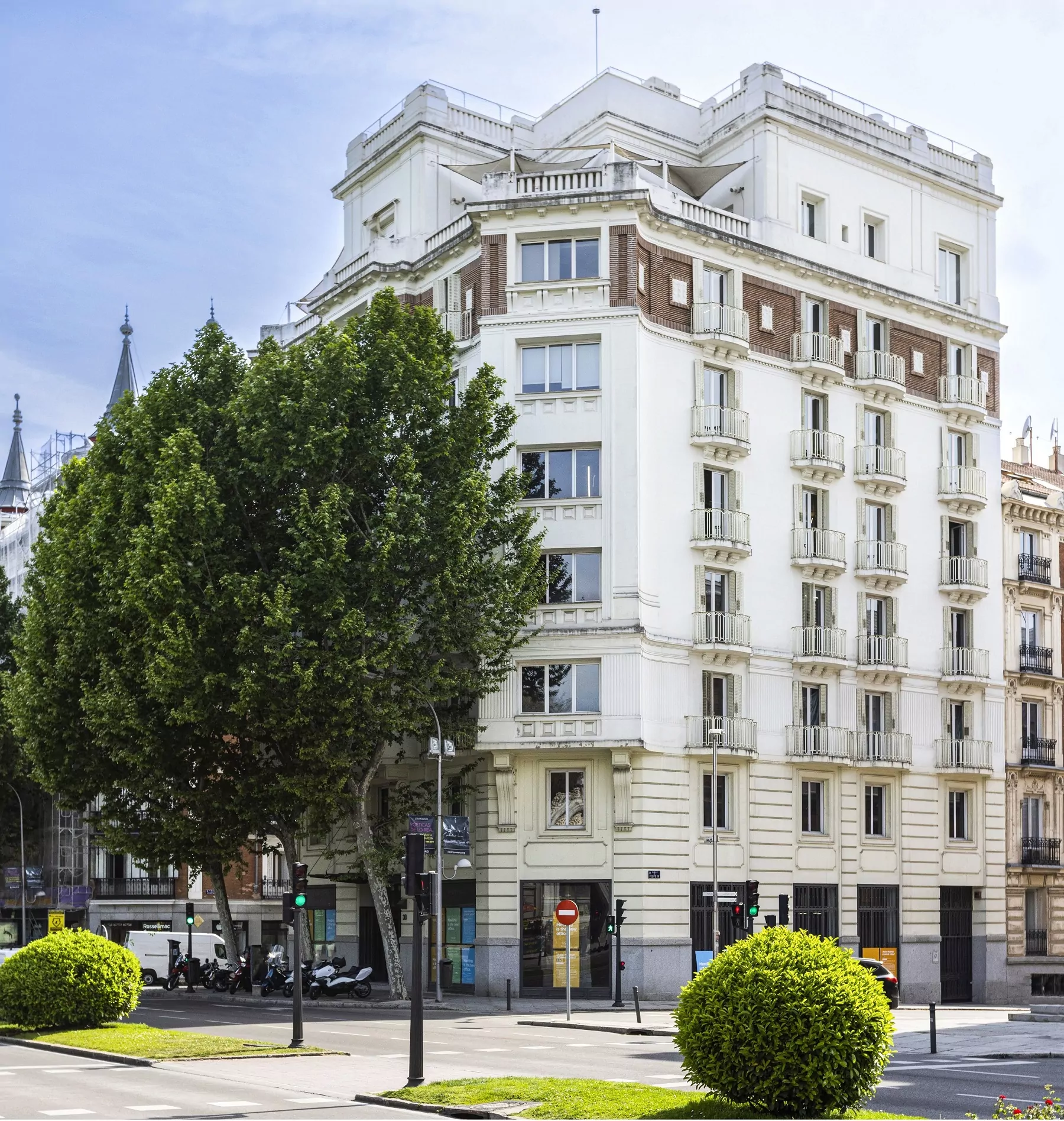 Comet Retiro - Image 1
