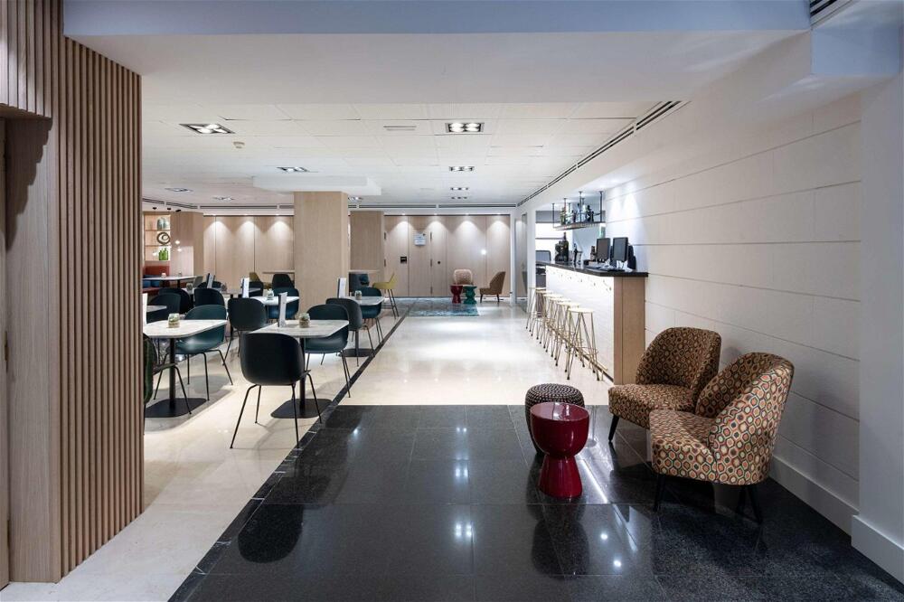 Hotel Catalonia Diagonal Centro - Image 2