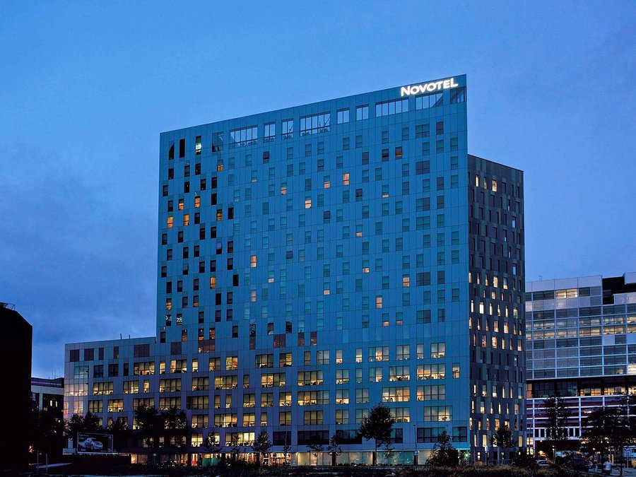 Novotel Barcelona City - Image 1