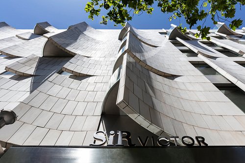 Sir Victor Hotel - Image 1