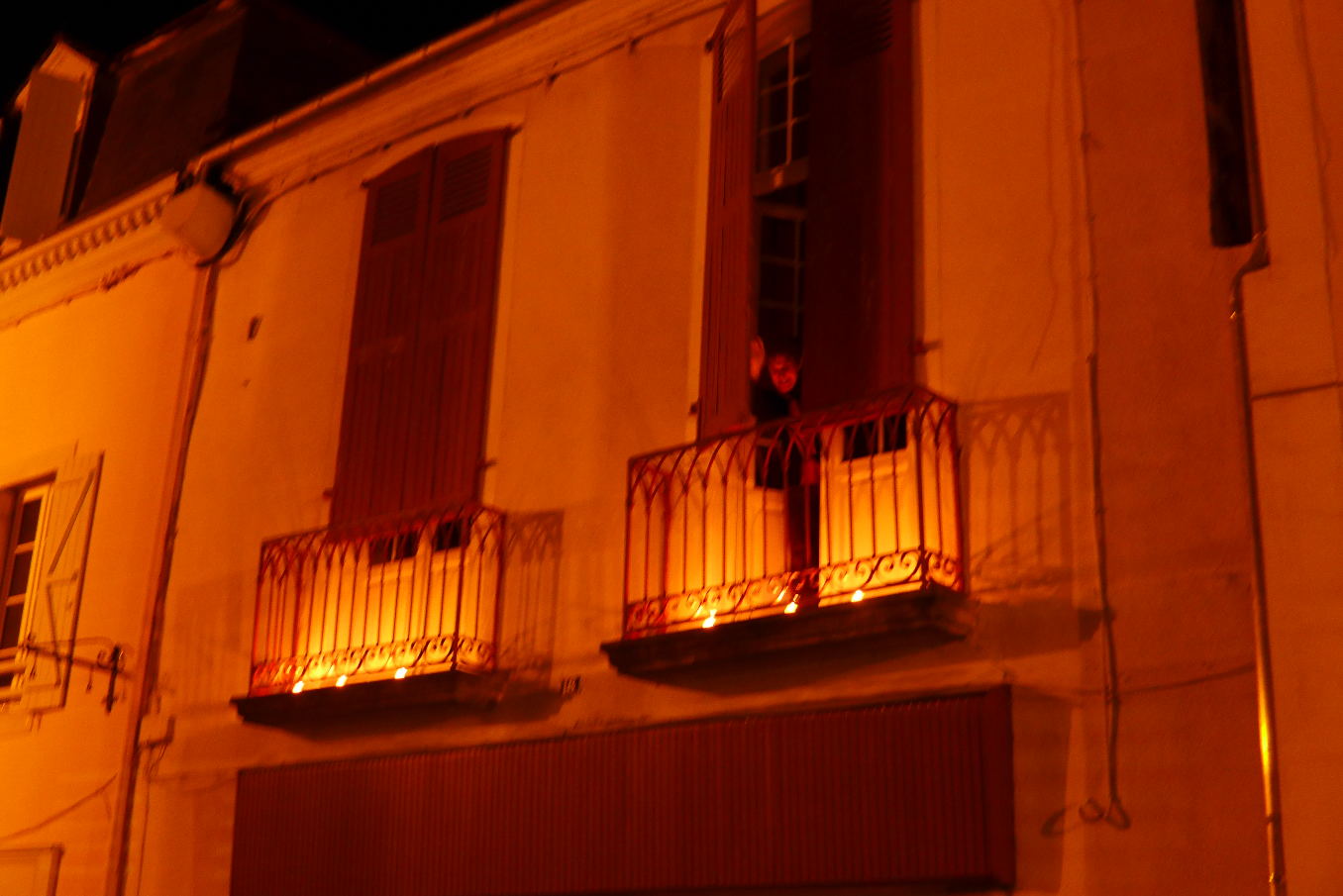 Luminions sur les balcons