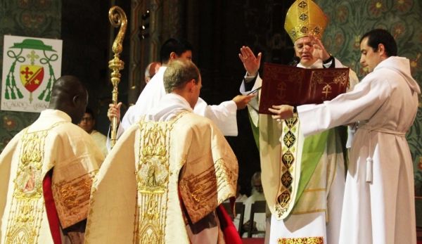 Vianney Arnauld et Habib Yelouwassi (scj) ont été ordonnés diacres en vue du sacerdoce.