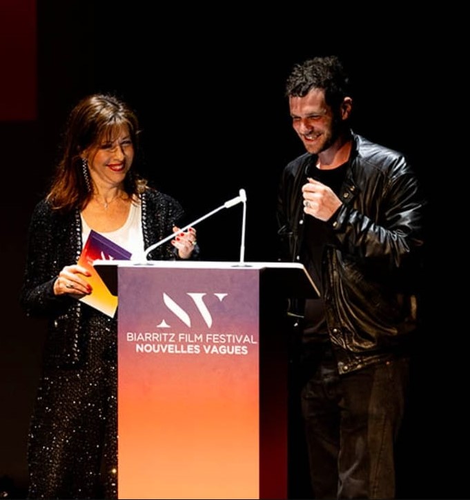 Avec l'acteur Félix Moati pour remettre le Prix du Jury au film La nuit se traîne de Michiel Bullart.jpg