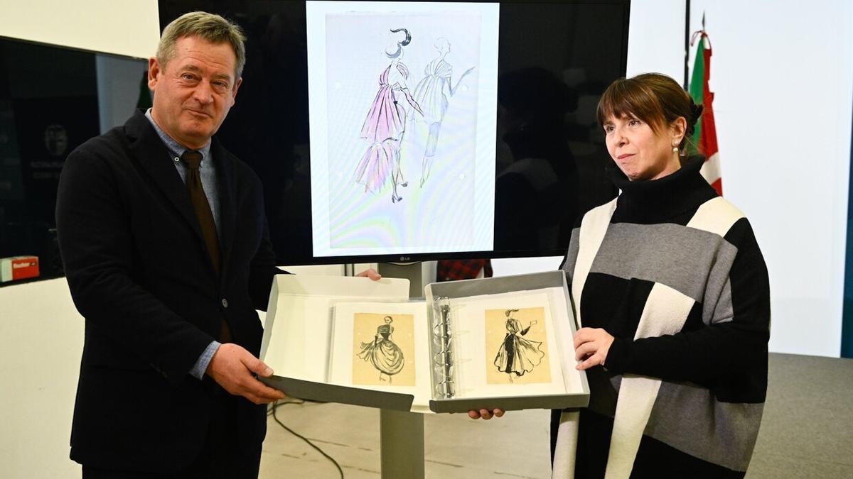 Le Gouvernement basque acquiert la collection Cristóbal Balenciaga du designer Lorenzo Riva à Paris