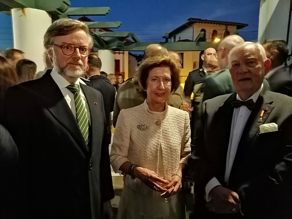 zVierge du Pilar Consul Général d'Espagne, don Fernando Carderera et son épouse.jpg