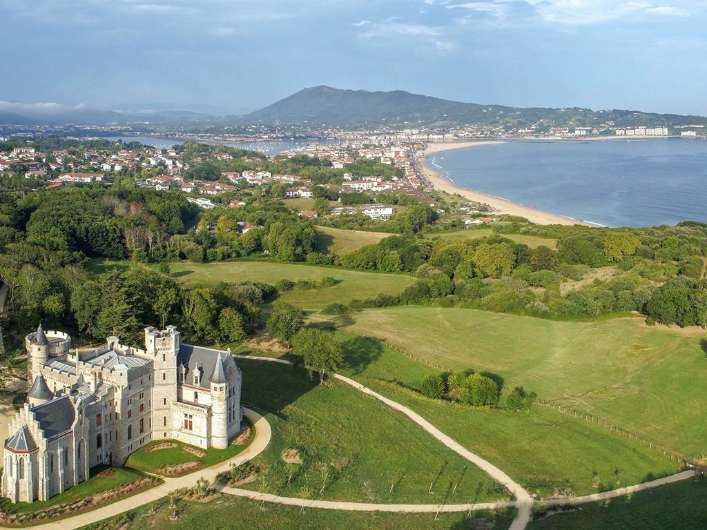 Le château d'Abbadia - vue panoramique sur la Bidassoa et la baie de Txingudi.jpg