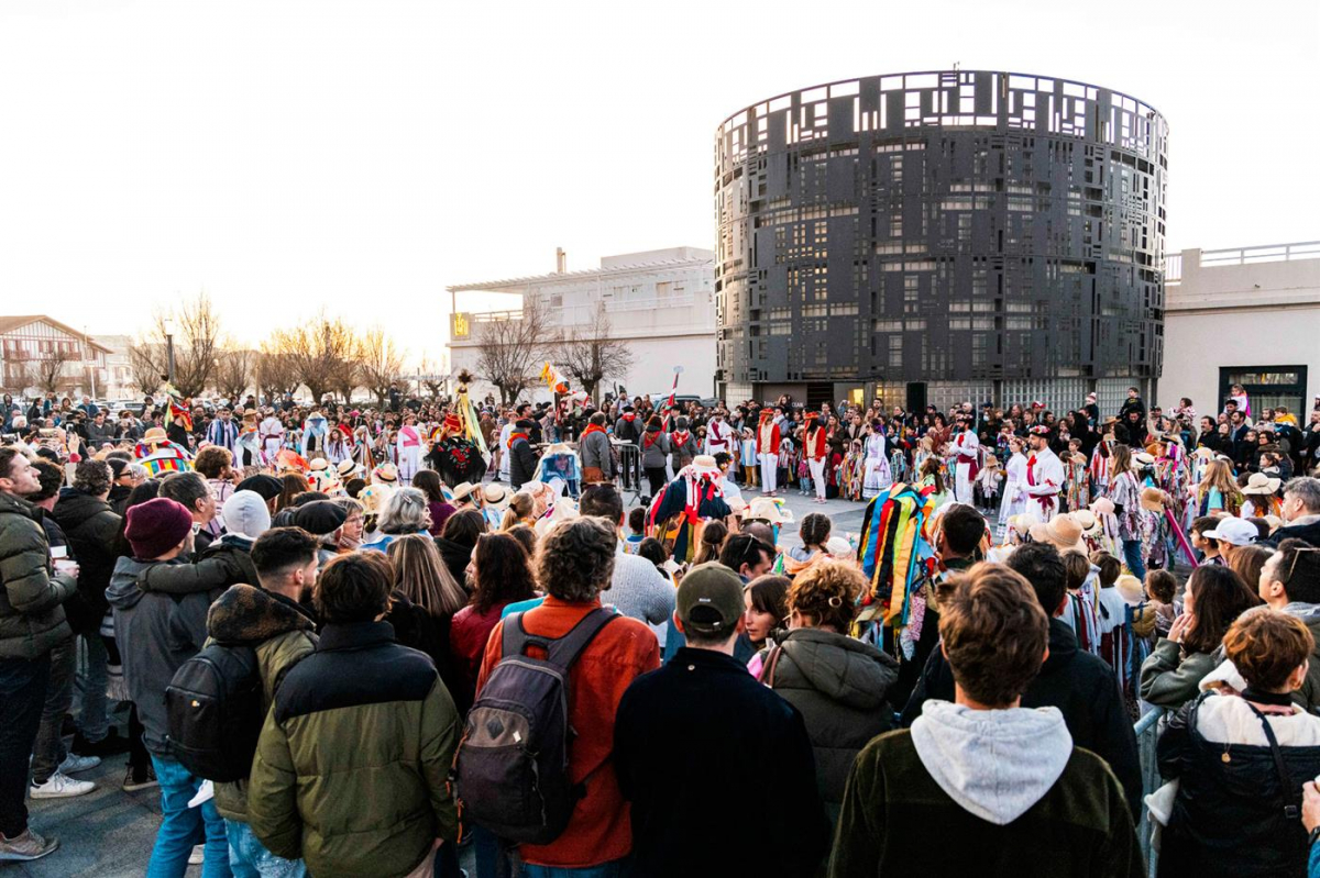 Carnaval basque à Anglet RiBLANC.jpg