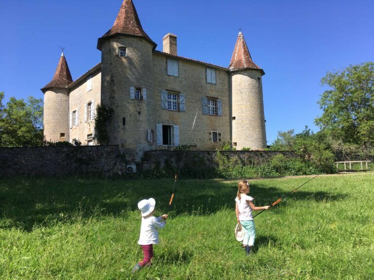 Château d'Apat en Basse-Navarre : travaux de restauration avec l'aide de la "Demeure Historique"